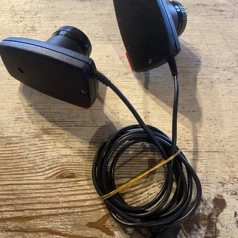 Atari 2600 Video Game Pair Of Wired Original Paddles - Great Condition